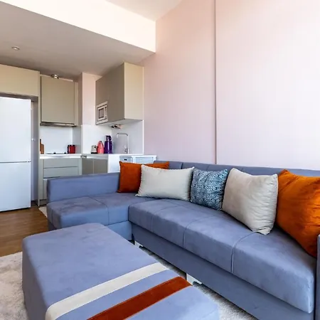 W Balcony 5 Min To Metrobus Golden Horn Appartement Istanboel