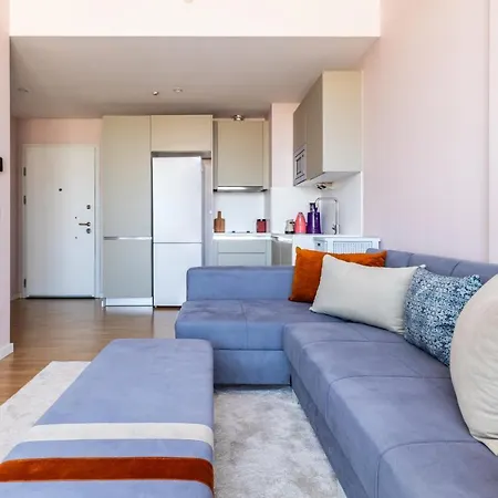 W Balcony 5 Min To Metrobus Golden Horn Appartement Istanboel
